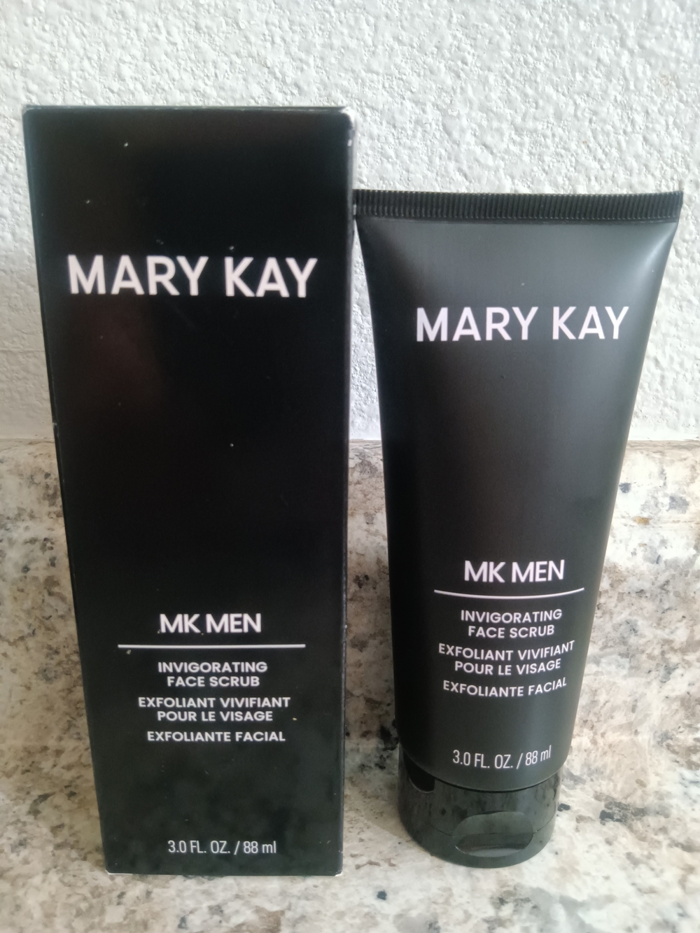Mary Kay MK Men Invigorating Face Scrub -For All Skin Types Oil-Free .